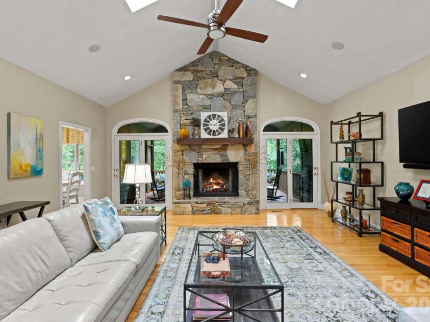 324 Kenmure Drive, Flat Rock, NC 28731.  MLS# CAR4429417, YatesRealty ID 53927. 