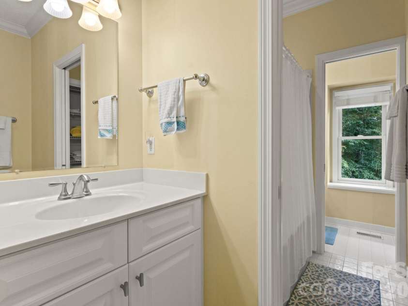 324 Kenmure Drive, Flat Rock, NC 28731.  MLS# CAR4429417, YatesRealty ID 53927. 