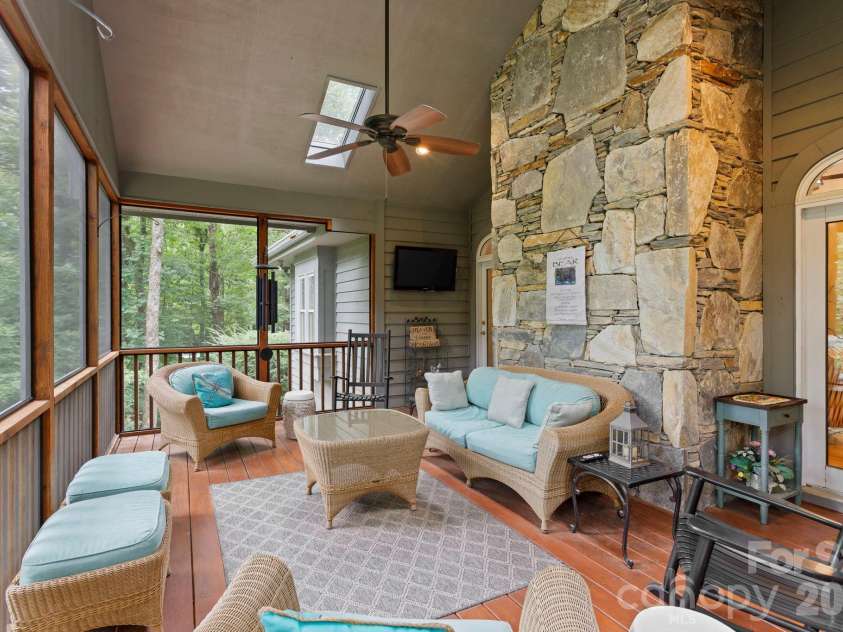 324 Kenmure Drive, Flat Rock, NC 28731.  MLS# CAR4429417, YatesRealty ID 53927. 