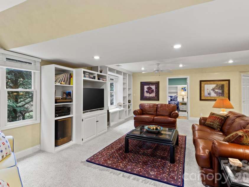 324 Kenmure Drive, Flat Rock, NC 28731.  MLS# CAR4429417, YatesRealty ID 53927. 