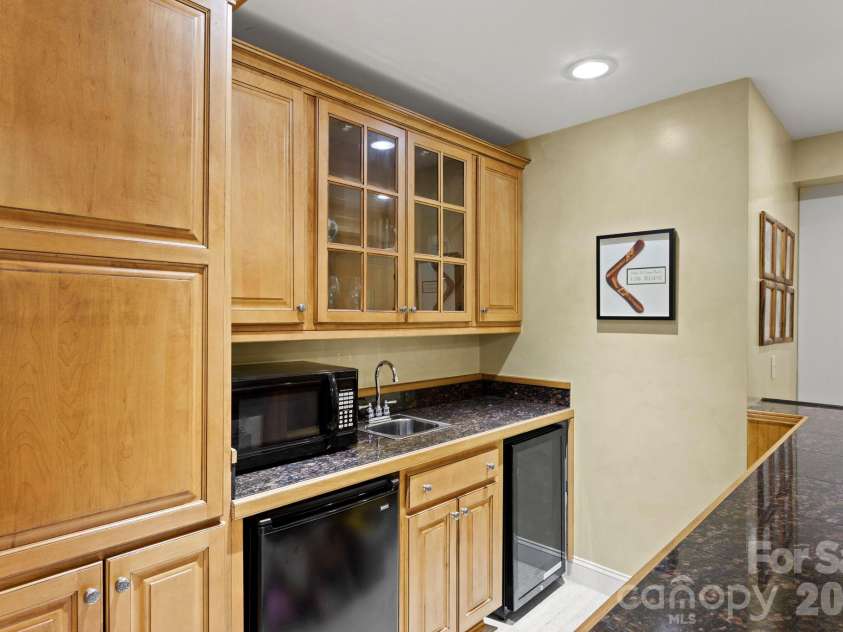324 Kenmure Drive, Flat Rock, NC 28731.  MLS# CAR4429417, YatesRealty ID 53927. 