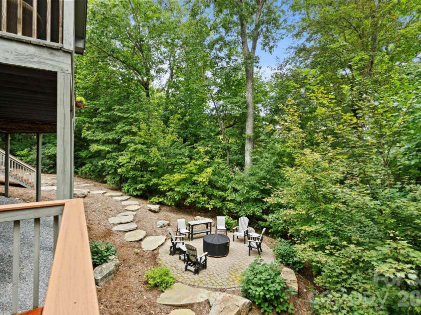 324 Kenmure Drive, Flat Rock, NC 28731.  MLS# CAR4429417, YatesRealty ID 53927. 