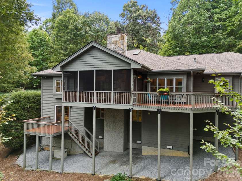 324 Kenmure Drive, Flat Rock, NC 28731.  MLS# CAR4429417, YatesRealty ID 53927. 