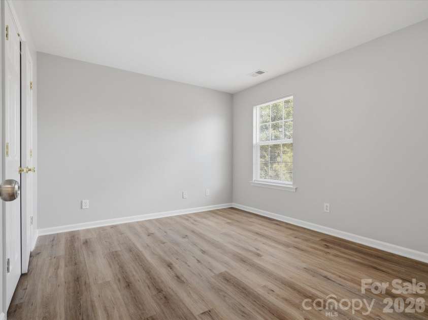 2149 Mckenzie Creek Drive, Charlotte, NC 28270.  MLS# CAR4429799, YatesRealty ID 53929. 2nd bedroom