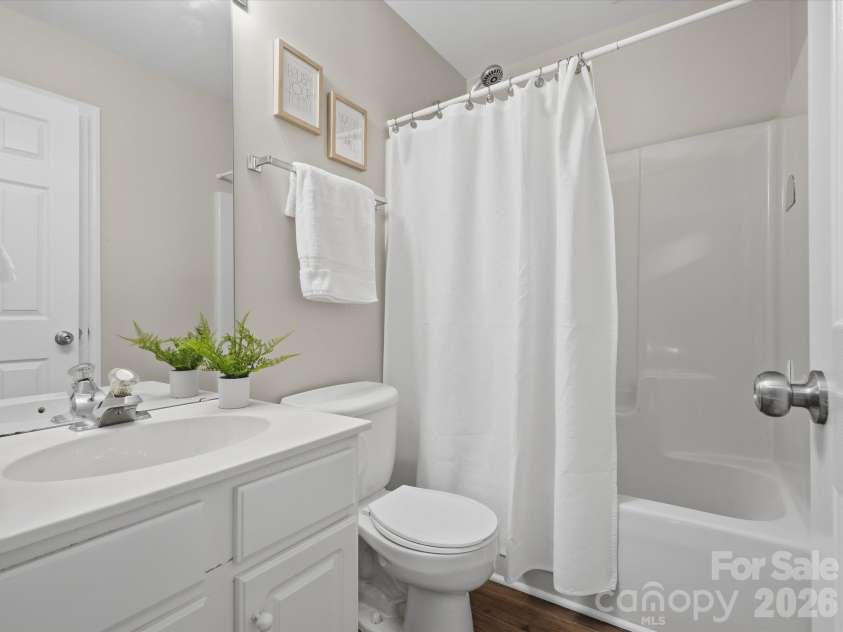 2149 Mckenzie Creek Drive, Charlotte, NC 28270.  MLS# CAR4429799, YatesRealty ID 53929. 2nd full bath