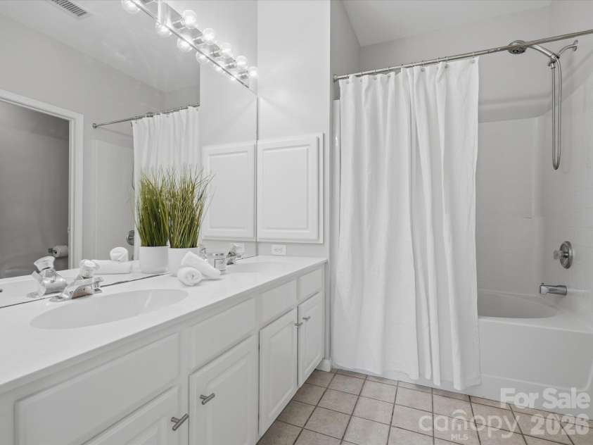 2149 Mckenzie Creek Drive, Charlotte, NC 28270.  MLS# CAR4429799, YatesRealty ID 53929. Primary bath with dual sink vanity.