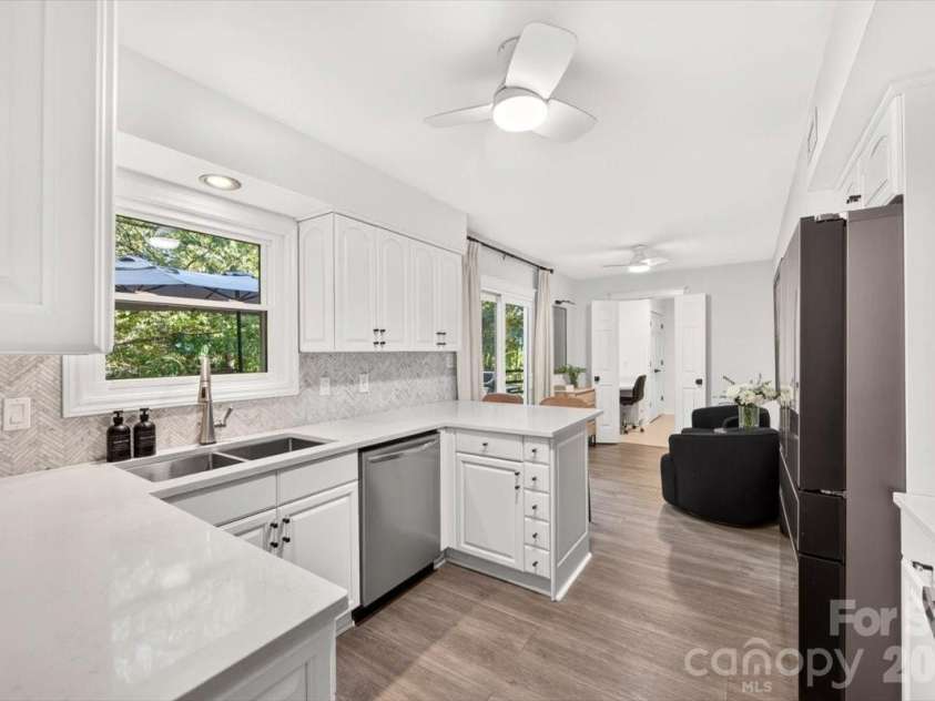 9121 Gamesford Drive, Charlotte, NC 28277.  MLS# CAR4429855, YatesRealty ID 53931. 