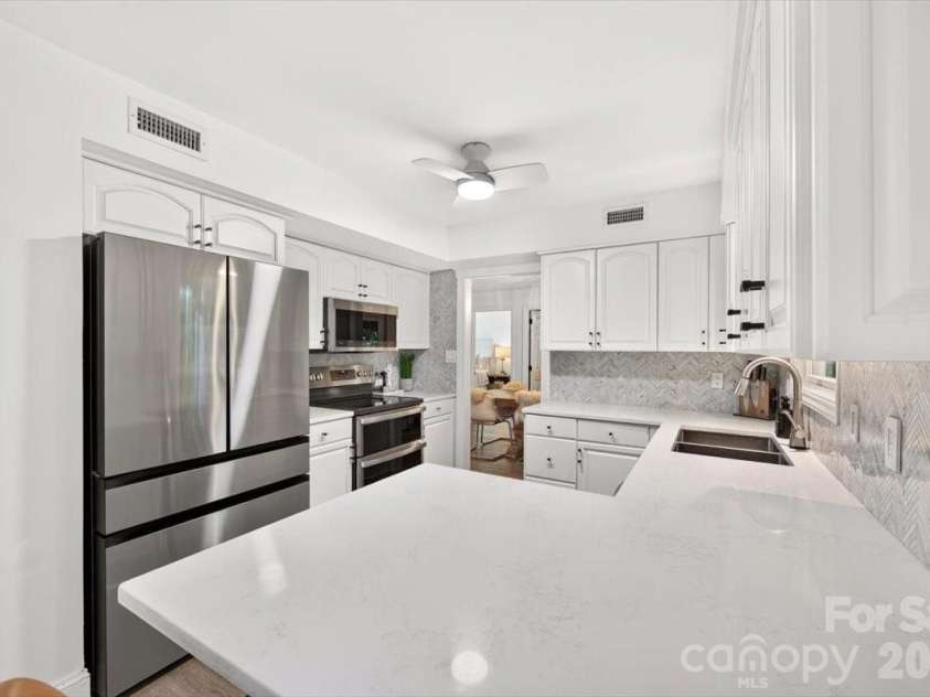 9121 Gamesford Drive, Charlotte, NC 28277.  MLS# CAR4429855, YatesRealty ID 53931. 