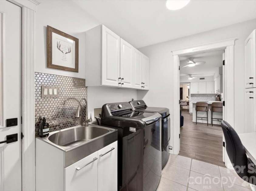 9121 Gamesford Drive, Charlotte, NC 28277.  MLS# CAR4429855, YatesRealty ID 53931. 