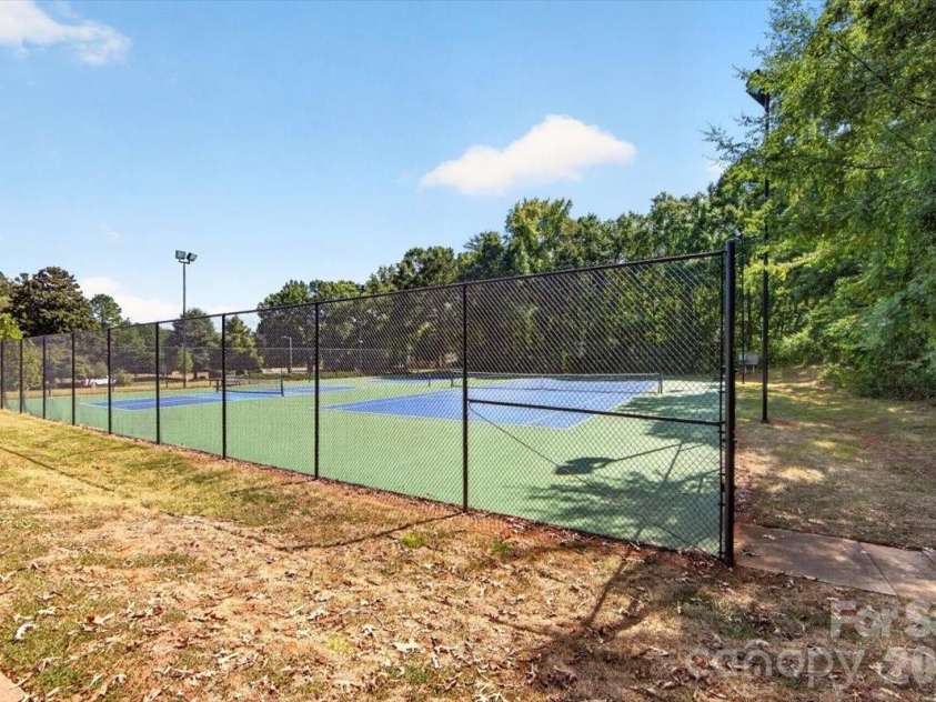 9121 Gamesford Drive, Charlotte, NC 28277.  MLS# CAR4429855, YatesRealty ID 53931. 