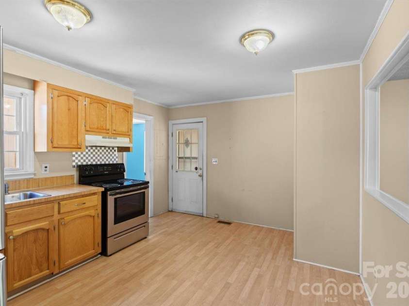 101 Cedar Lane, Mount Holly, NC 28120.  MLS# CAR4430215, YatesRealty ID 53933. 