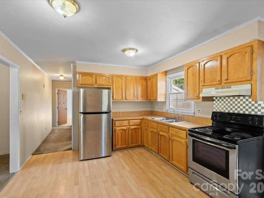 101 Cedar Lane, Mount Holly, NC 28120.  MLS# CAR4430215, YatesRealty ID 53933. 