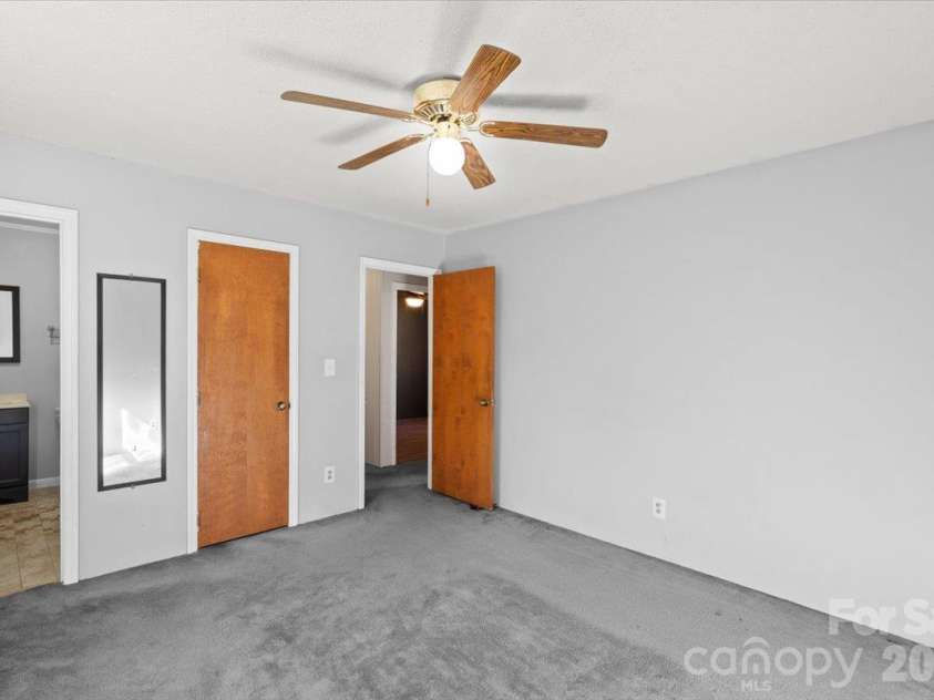 101 Cedar Lane, Mount Holly, NC 28120.  MLS# CAR4430215, YatesRealty ID 53933. 