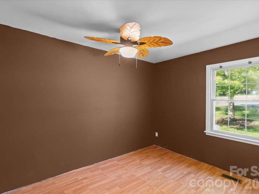 101 Cedar Lane, Mount Holly, NC 28120.  MLS# CAR4430215, YatesRealty ID 53933. 