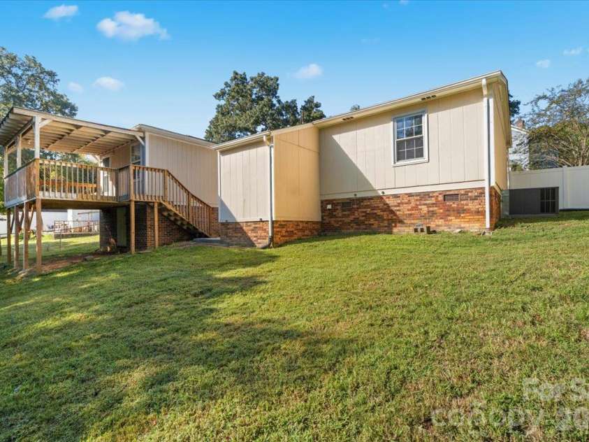 101 Cedar Lane, Mount Holly, NC 28120.  MLS# CAR4430215, YatesRealty ID 53933. 