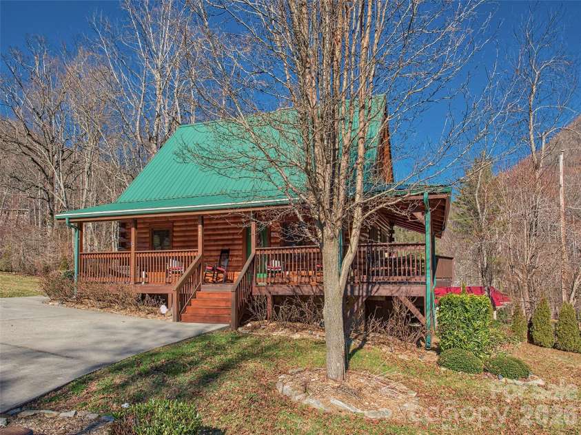 547 Panoramic Loop, Maggie Valley, NC 28751.  MLS# CAR4429171, YatesRealty ID 53934. 