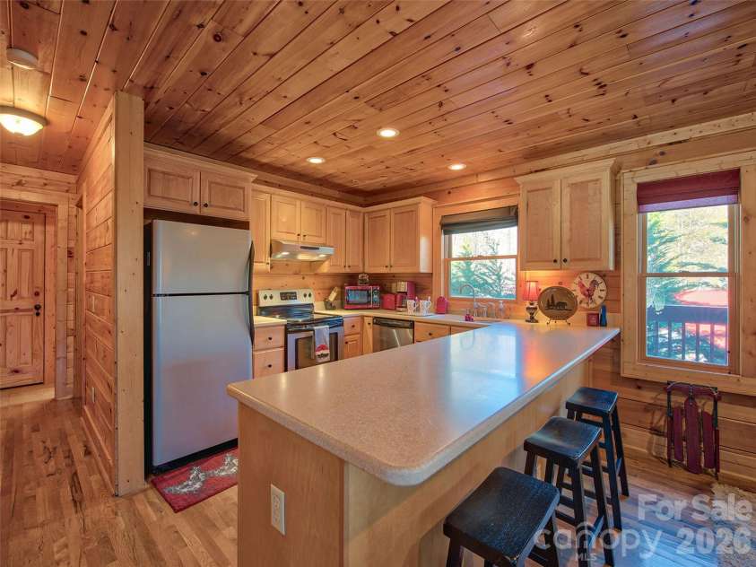 547 Panoramic Loop, Maggie Valley, NC 28751.  MLS# CAR4429171, YatesRealty ID 53934. 