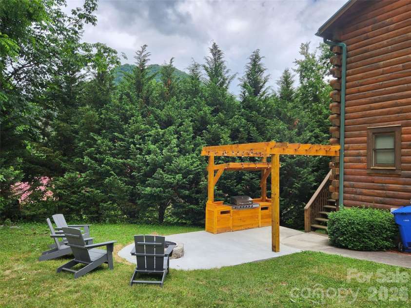547 Panoramic Loop, Maggie Valley, NC 28751.  MLS# CAR4429171, YatesRealty ID 53934. 
