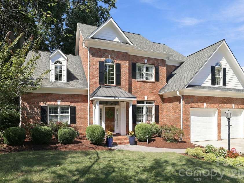 3716 Eastover Hills Court, Charlotte, NC 28211.  MLS# CAR4429391, YatesRealty ID 53935. 