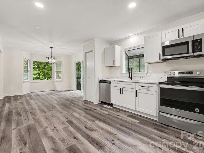 6524 Pine Forest Drive, York, SC 29745.  MLS# CAR4429190, YatesRealty ID 53936. 