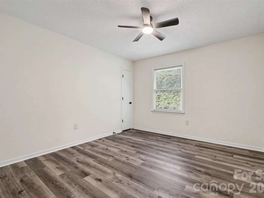6524 Pine Forest Drive, York, SC 29745.  MLS# CAR4429190, YatesRealty ID 53936. 