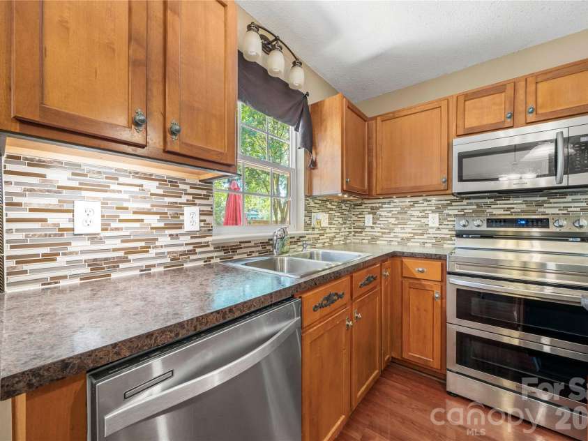 124 Emily Ivy Court, Kannapolis, NC 28083.  MLS# CAR4429261, YatesRealty ID 53937. 