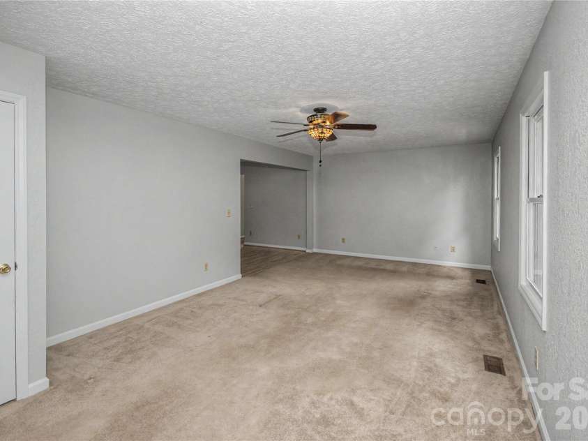 3567 Carington Lane, Statesville, NC 28625.  MLS# CAR4429130, YatesRealty ID 53938. 