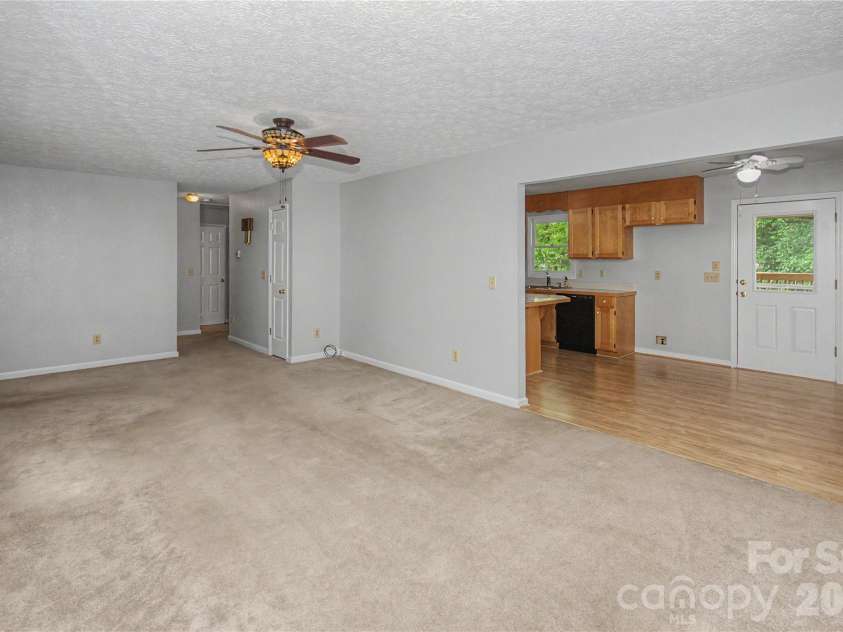 3567 Carington Lane, Statesville, NC 28625.  MLS# CAR4429130, YatesRealty ID 53938. 