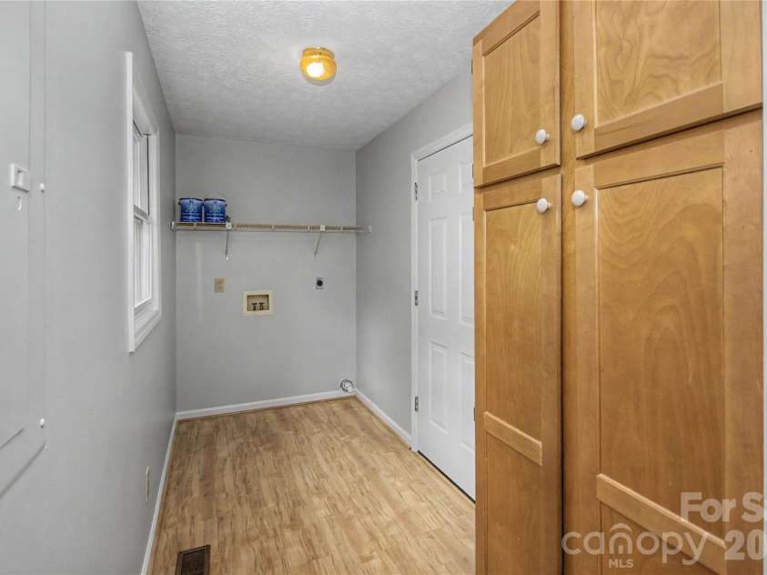 3567 Carington Lane, Statesville, NC 28625.  MLS# CAR4429130, YatesRealty ID 53938. 