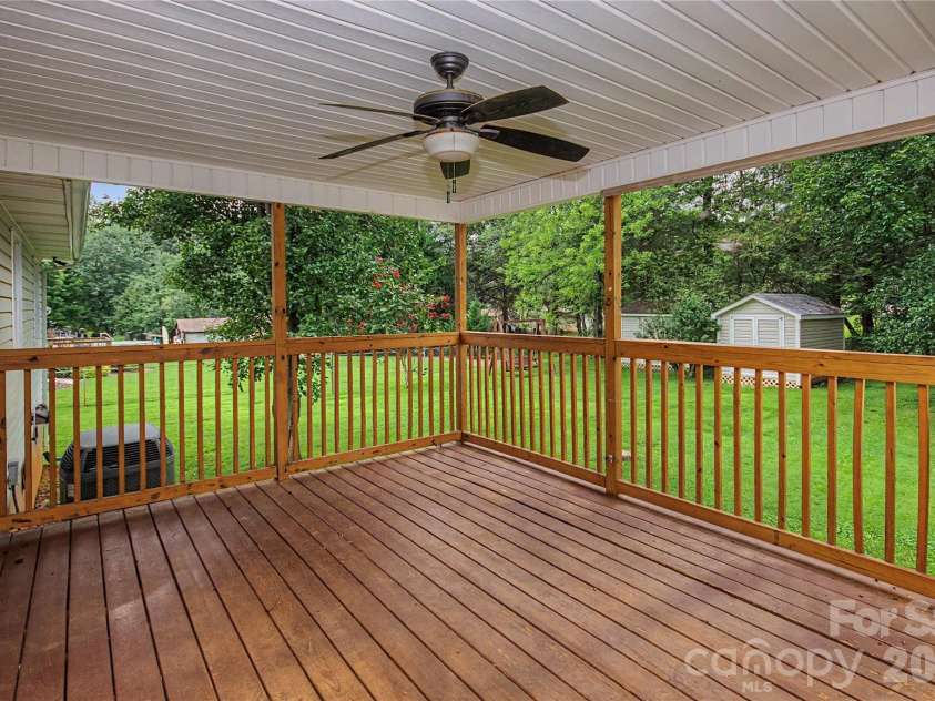 3567 Carington Lane, Statesville, NC 28625.  MLS# CAR4429130, YatesRealty ID 53938. 
