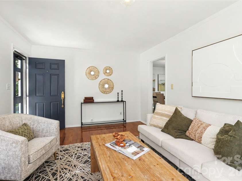 4617 Halstead Drive, Charlotte, NC 28209.  MLS# CAR4429542, YatesRealty ID 53939. 