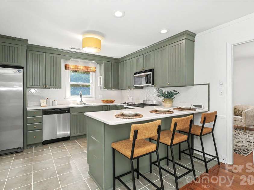 4617 Halstead Drive, Charlotte, NC 28209.  MLS# CAR4429542, YatesRealty ID 53939. 