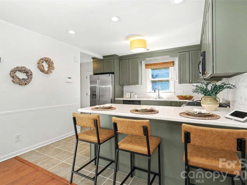 4617 Halstead Drive, Charlotte, NC 28209.  MLS# CAR4429542, YatesRealty ID 53939. 