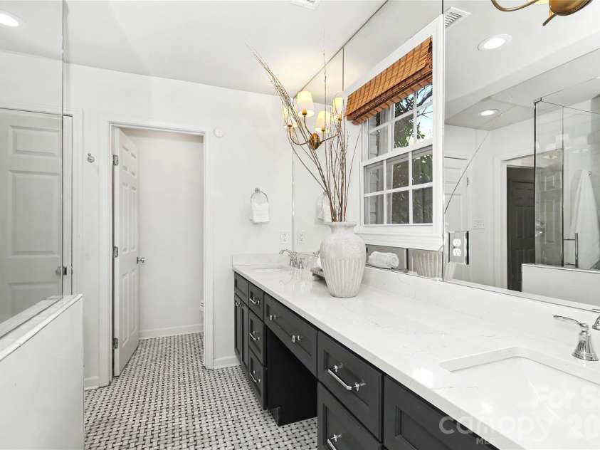 4617 Halstead Drive, Charlotte, NC 28209.  MLS# CAR4429542, YatesRealty ID 53939. 