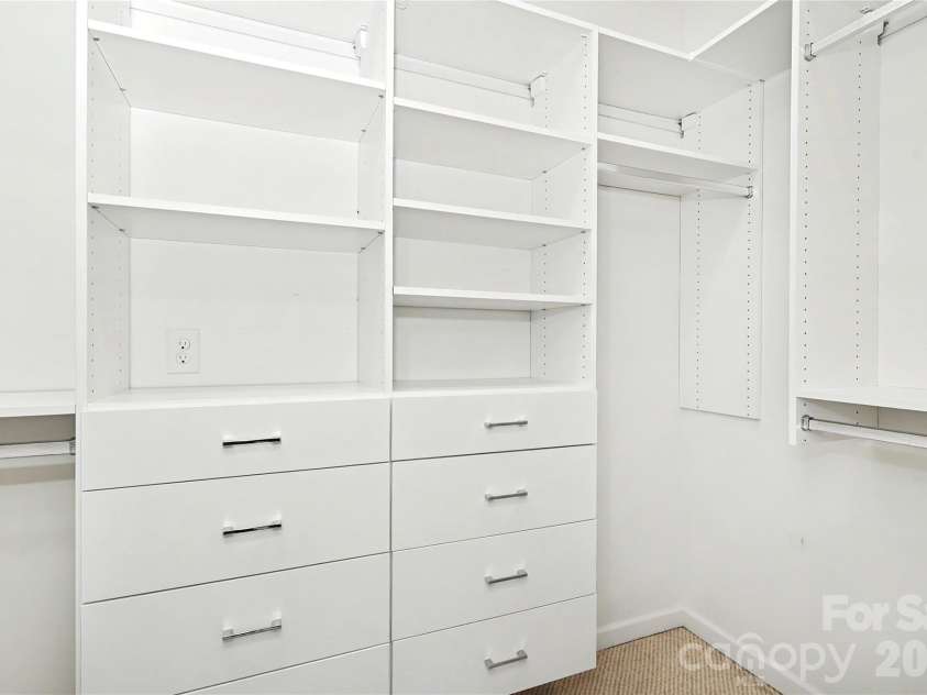 4617 Halstead Drive, Charlotte, NC 28209.  MLS# CAR4429542, YatesRealty ID 53939. 
