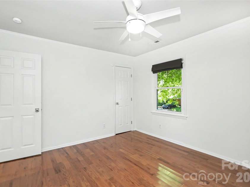 4617 Halstead Drive, Charlotte, NC 28209.  MLS# CAR4429542, YatesRealty ID 53939. 