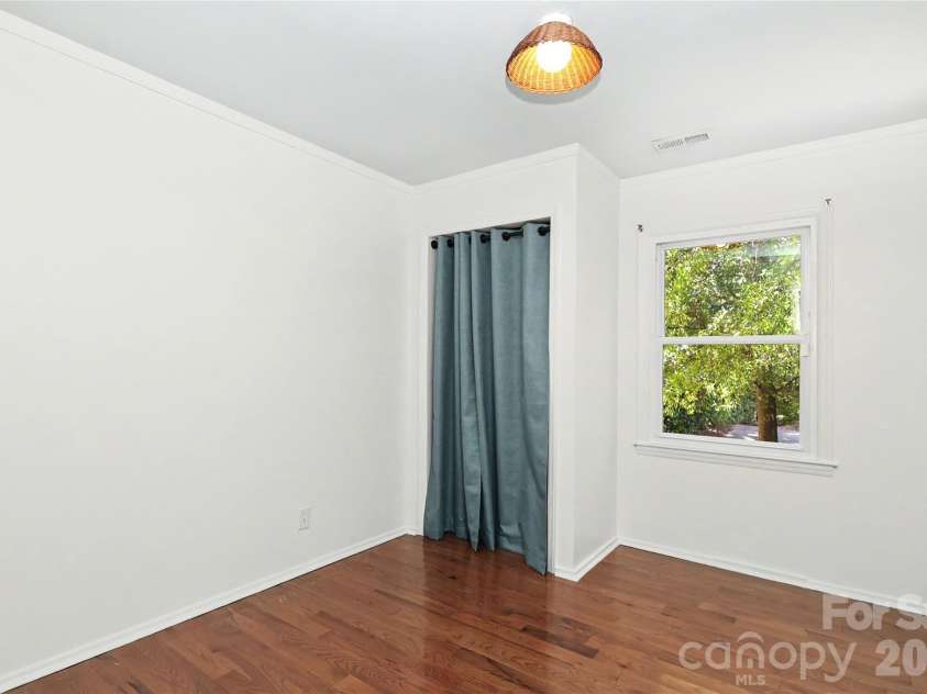4617 Halstead Drive, Charlotte, NC 28209.  MLS# CAR4429542, YatesRealty ID 53939. 