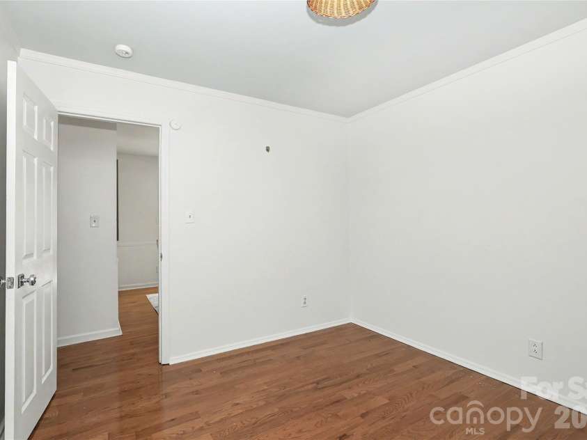 4617 Halstead Drive, Charlotte, NC 28209.  MLS# CAR4429542, YatesRealty ID 53939. 