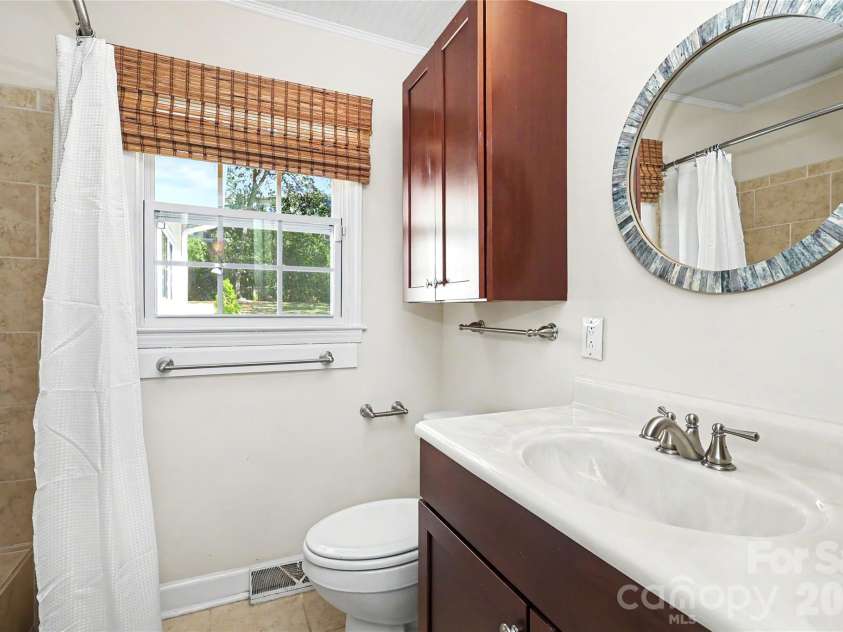 4617 Halstead Drive, Charlotte, NC 28209.  MLS# CAR4429542, YatesRealty ID 53939. 