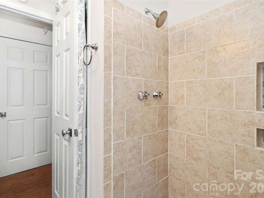 4617 Halstead Drive, Charlotte, NC 28209.  MLS# CAR4429542, YatesRealty ID 53939. 