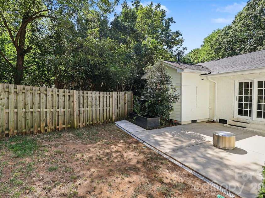 4617 Halstead Drive, Charlotte, NC 28209.  MLS# CAR4429542, YatesRealty ID 53939. 