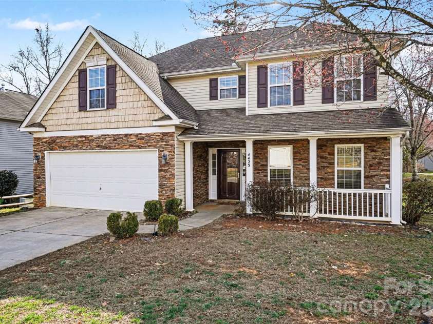 4423 Austin Dekota Drive, Charlotte, NC 28269.  MLS# CAR4356001, YatesRealty ID 5394. 