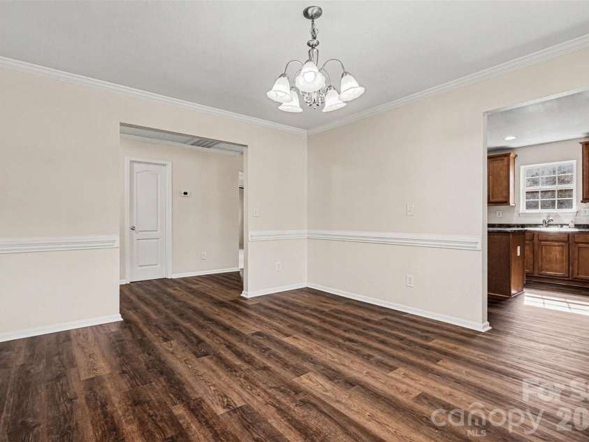 4423 Austin Dekota Drive, Charlotte, NC 28269.  MLS# CAR4356001, YatesRealty ID 5394. 