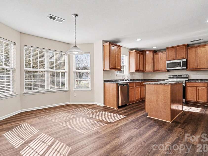 4423 Austin Dekota Drive, Charlotte, NC 28269.  MLS# CAR4356001, YatesRealty ID 5394. 