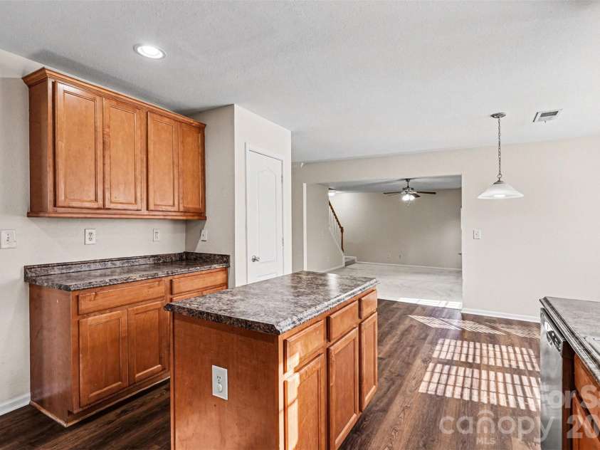 4423 Austin Dekota Drive, Charlotte, NC 28269.  MLS# CAR4356001, YatesRealty ID 5394. 