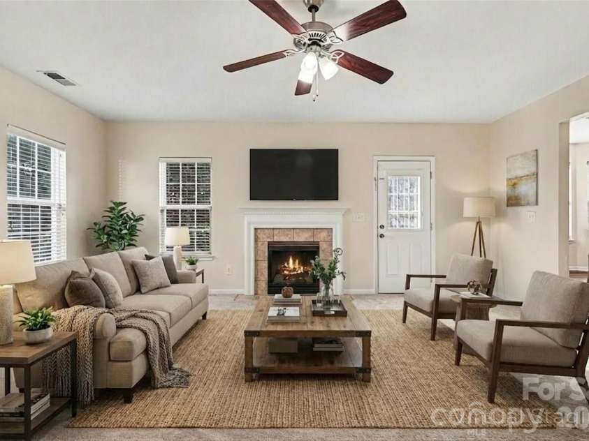 4423 Austin Dekota Drive, Charlotte, NC 28269.  MLS# CAR4356001, YatesRealty ID 5394. 