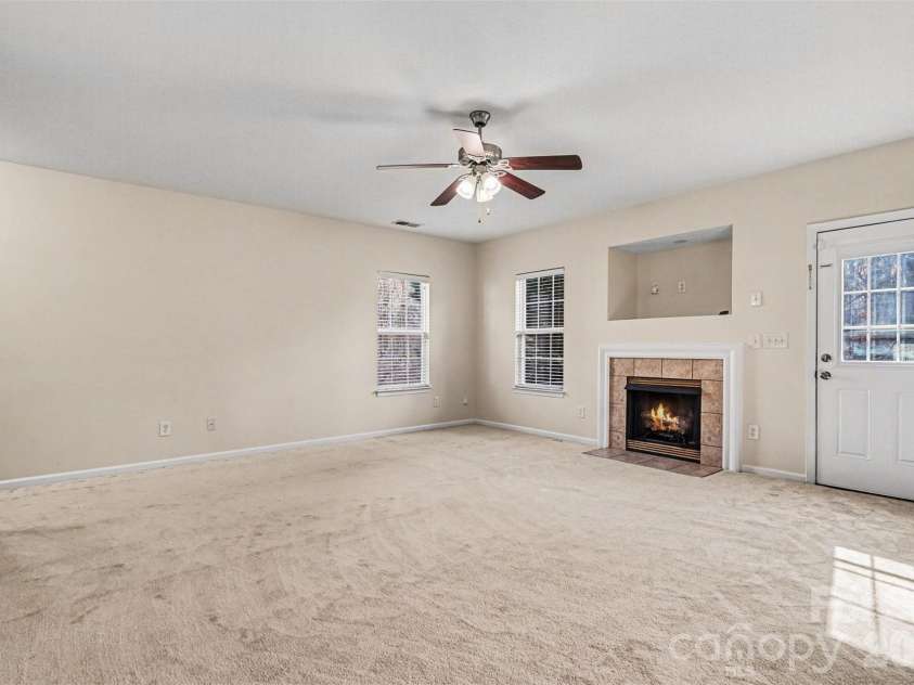 4423 Austin Dekota Drive, Charlotte, NC 28269.  MLS# CAR4356001, YatesRealty ID 5394. 