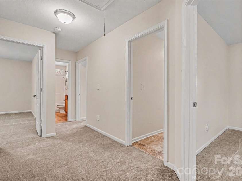 4423 Austin Dekota Drive, Charlotte, NC 28269.  MLS# CAR4356001, YatesRealty ID 5394. 
