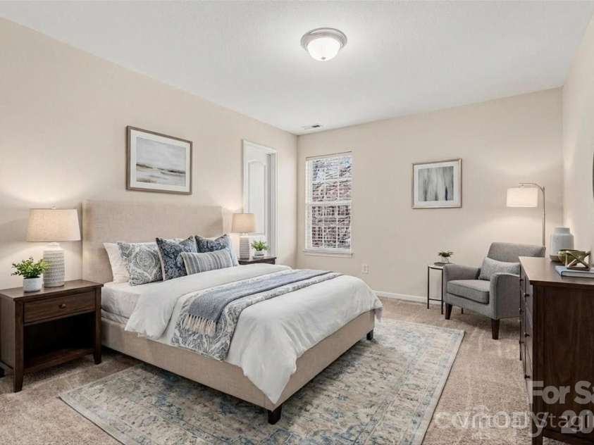 4423 Austin Dekota Drive, Charlotte, NC 28269.  MLS# CAR4356001, YatesRealty ID 5394. 