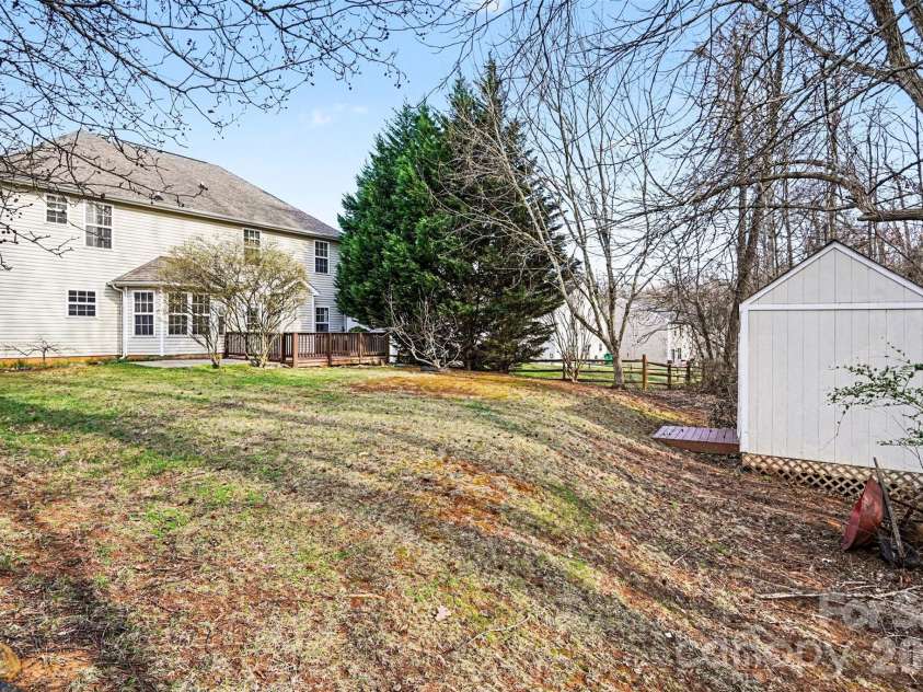 4423 Austin Dekota Drive, Charlotte, NC 28269.  MLS# CAR4356001, YatesRealty ID 5394. 